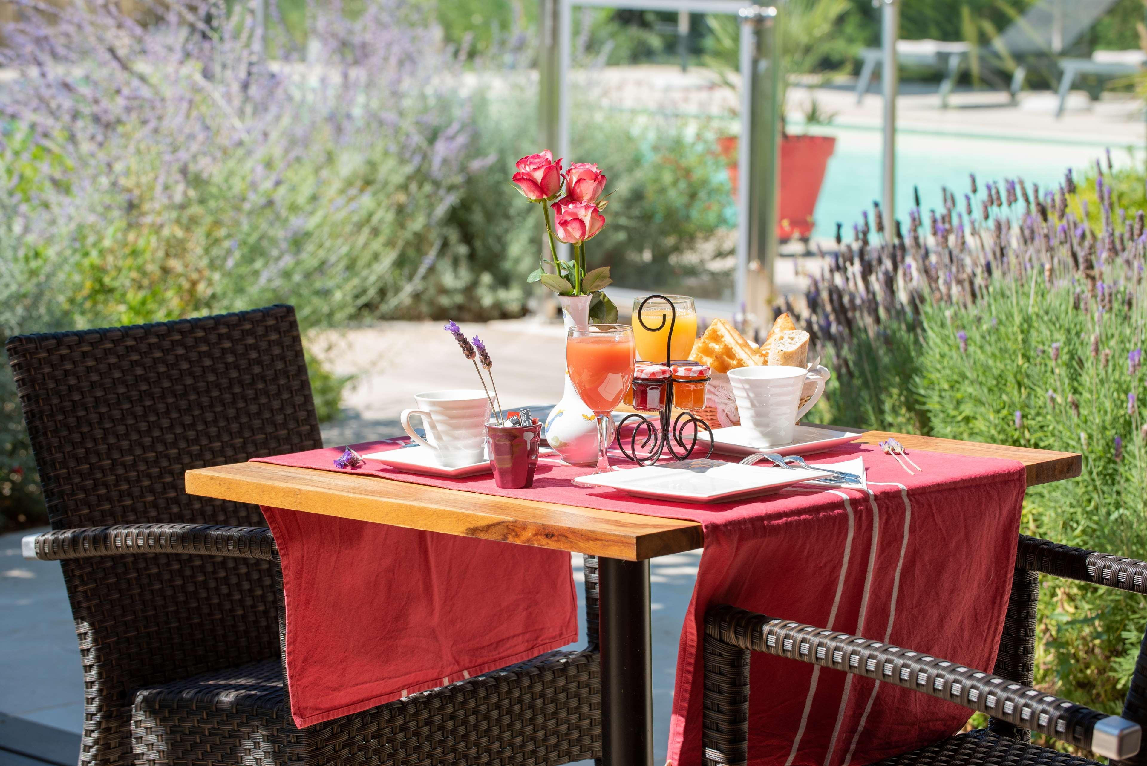 Best Western Hotel Aurelia Maussane les Alpilles Bagian luar foto